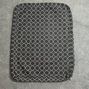 pre owned Geometric Pattern Dog Bed Mat - Black and White